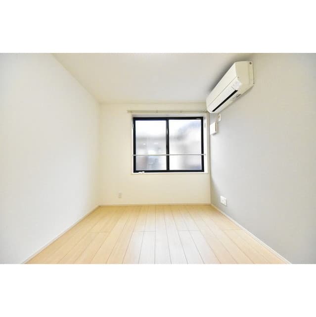 Room image 14
