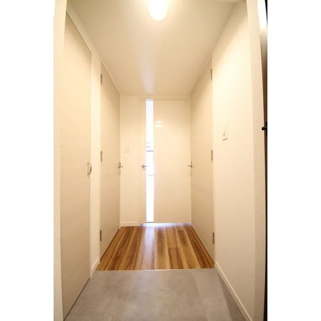 Room image 10