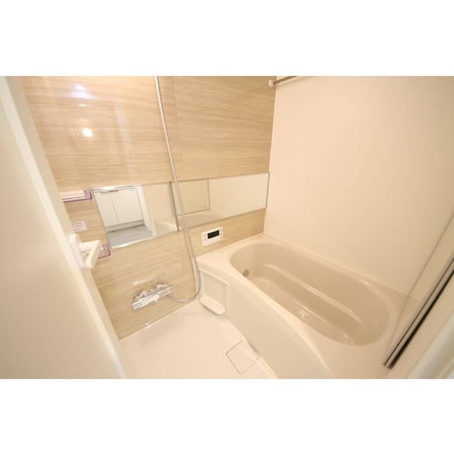 Room image 12