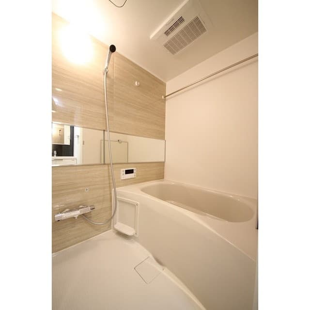 Room image 13