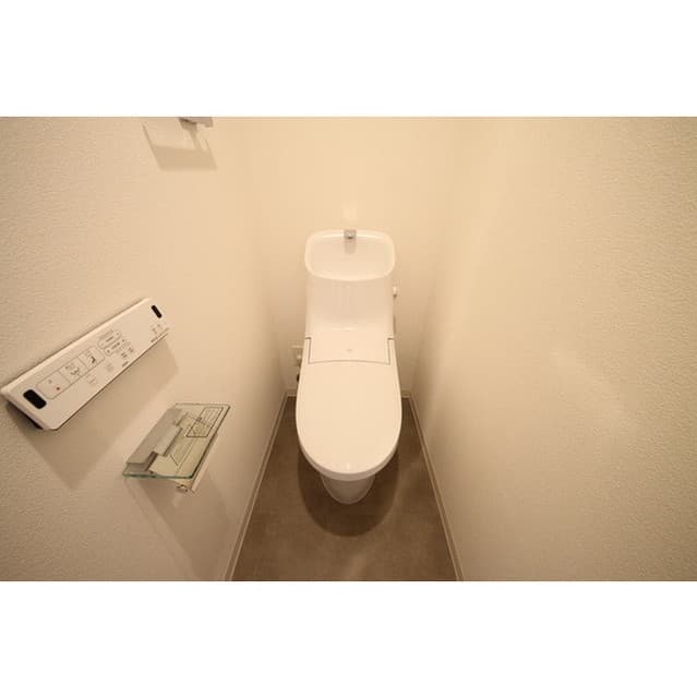 Room image 14
