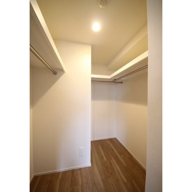 Room image 13