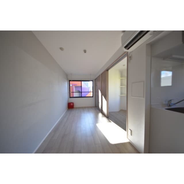 Room image 16