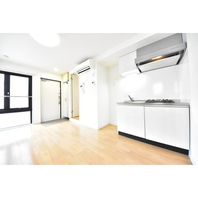 Room image 15