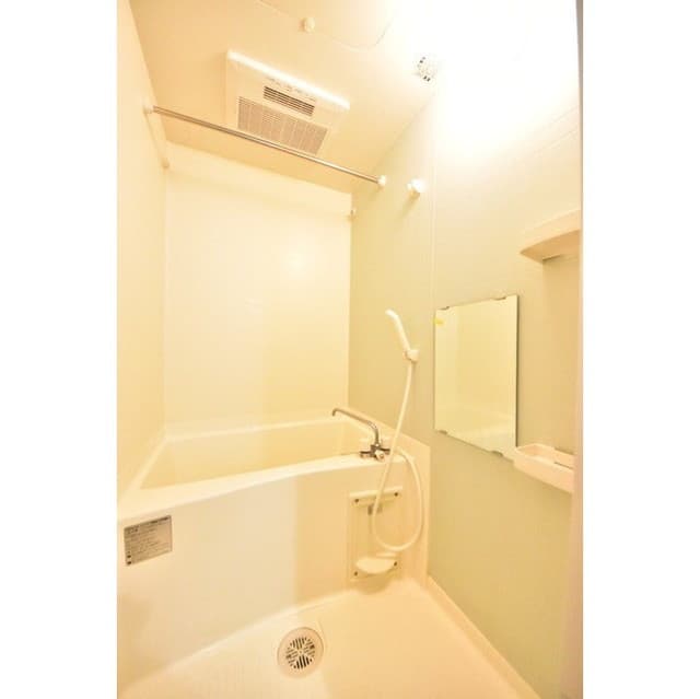 Room image 8