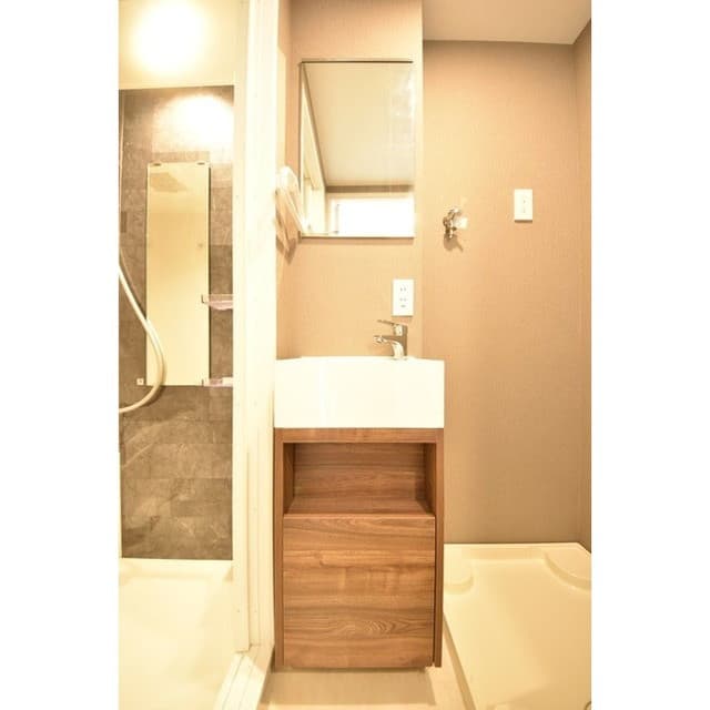 Room image 9