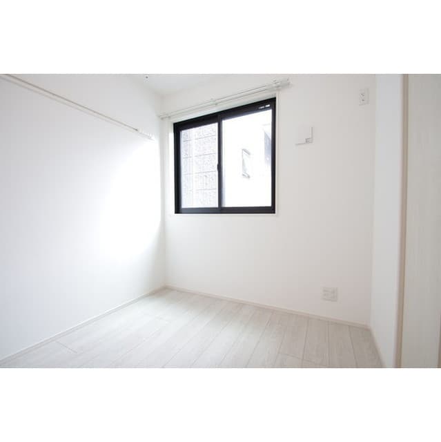 Room image 12