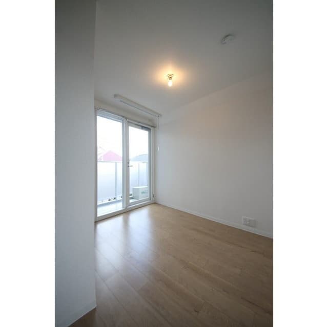 Room image 10