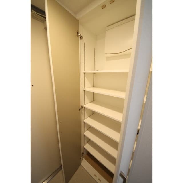 Room image 13