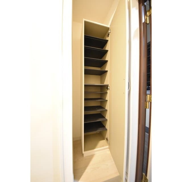 Room image 11