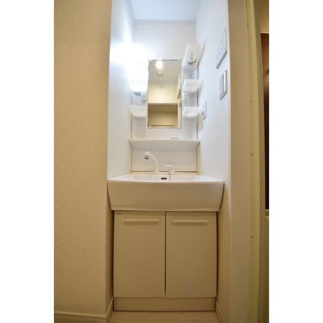 Room image 13