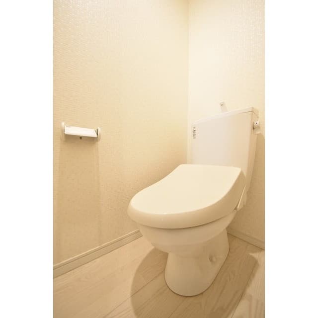Room image 16