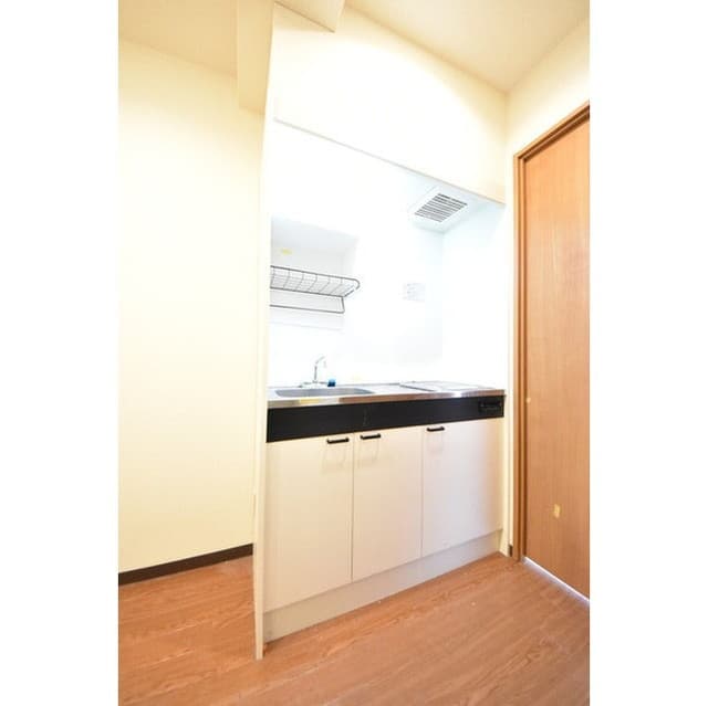 Room image 10