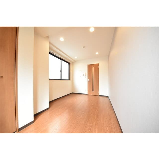 Room image 14