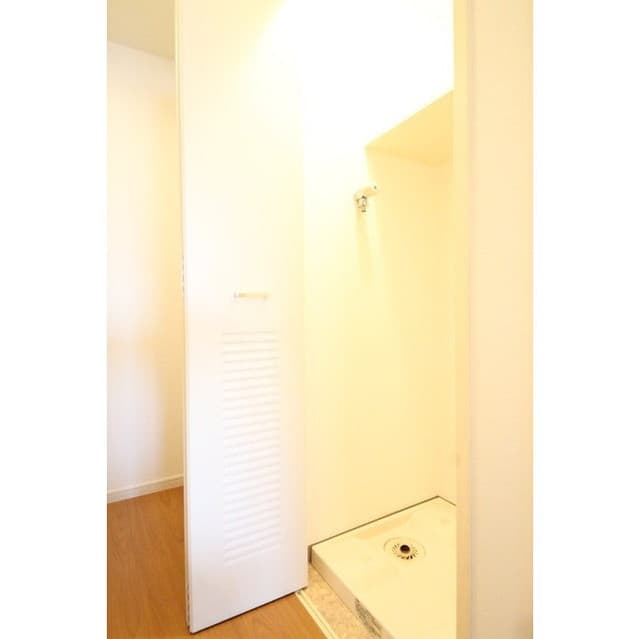 Room image 11