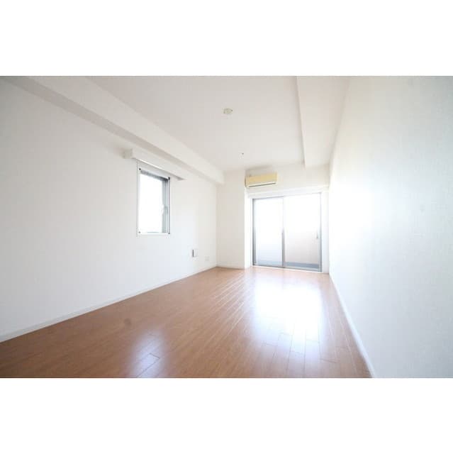 Room image 15