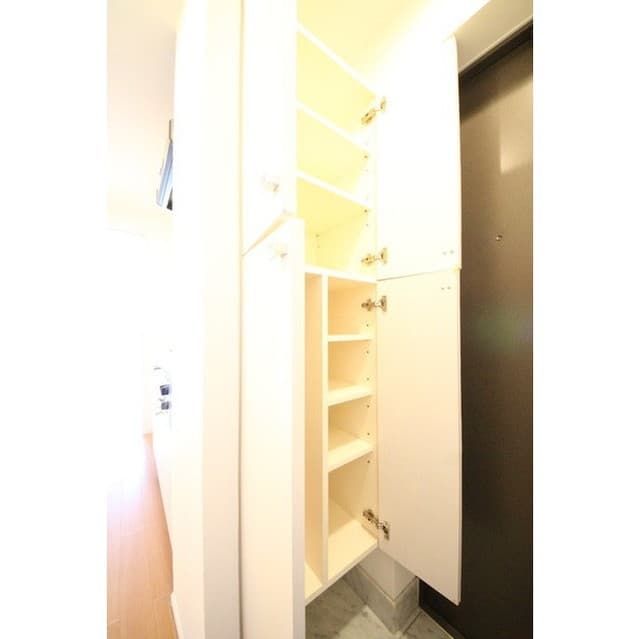 Room image 9