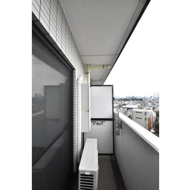 Room image 15