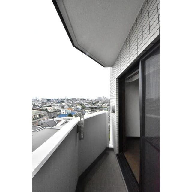 Room image 16