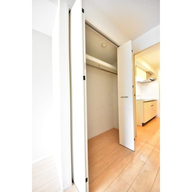Room image 15