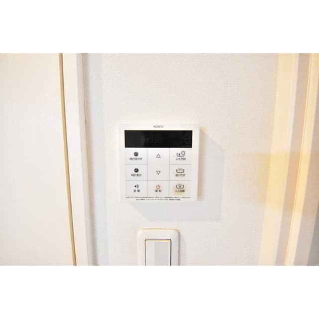 Room image 8
