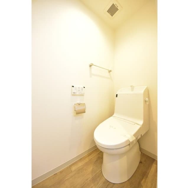 Room image 11