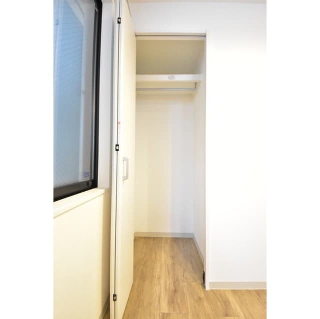 Room image 16