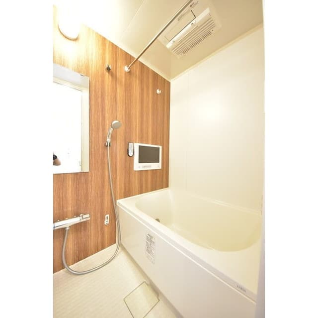 Room image 9