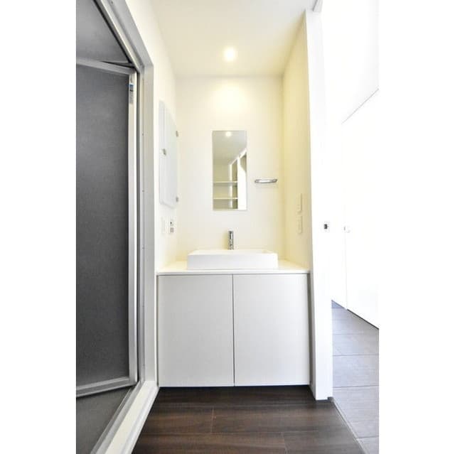 Room image 11