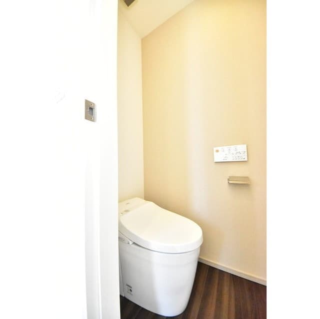 Room image 12