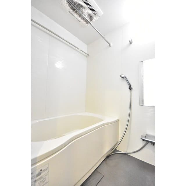 Room image 9