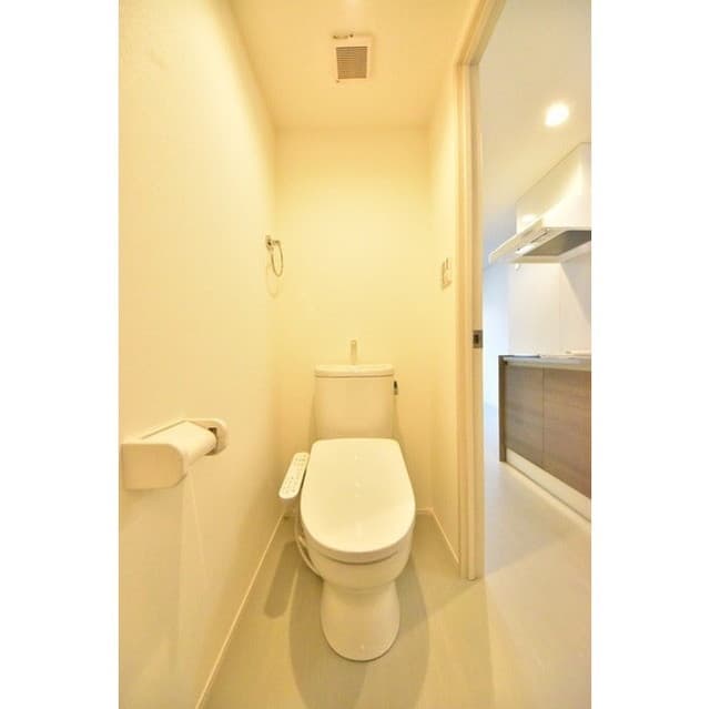Room image 8