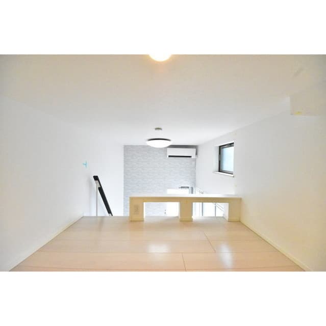 Room image 14