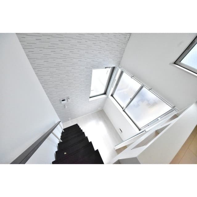 Room image 16