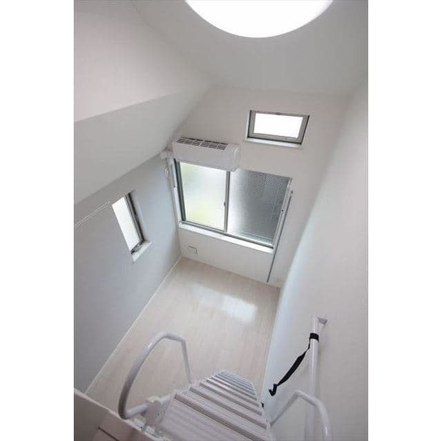 Room image 15