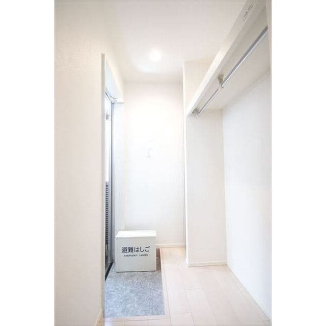 Room image 8