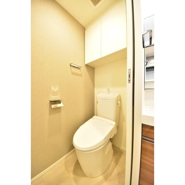 Room image 15