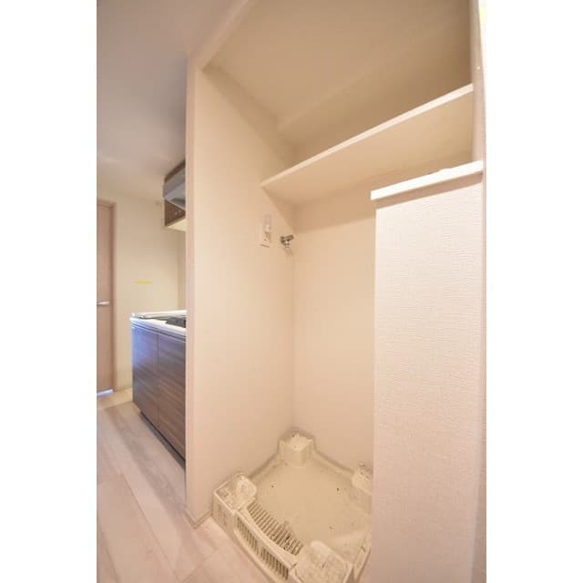 Room image 8