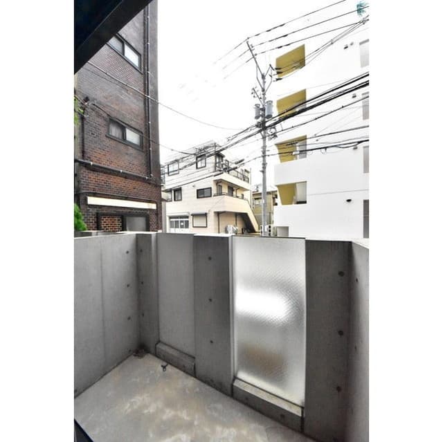 Room image 16