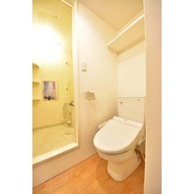 Room image 8