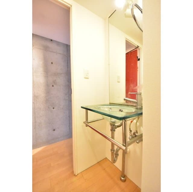 Room image 9
