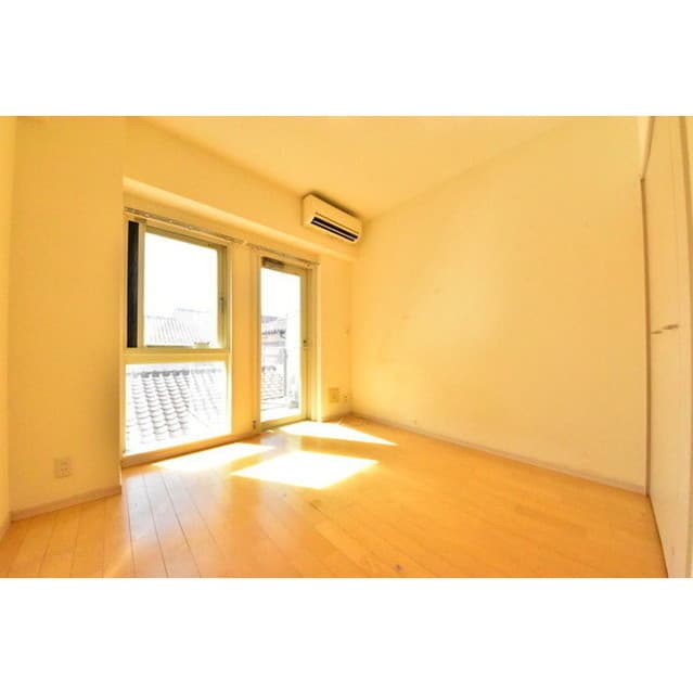 Room image 13