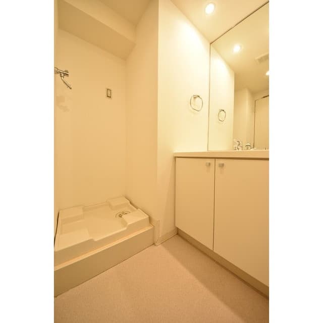 Room image 16