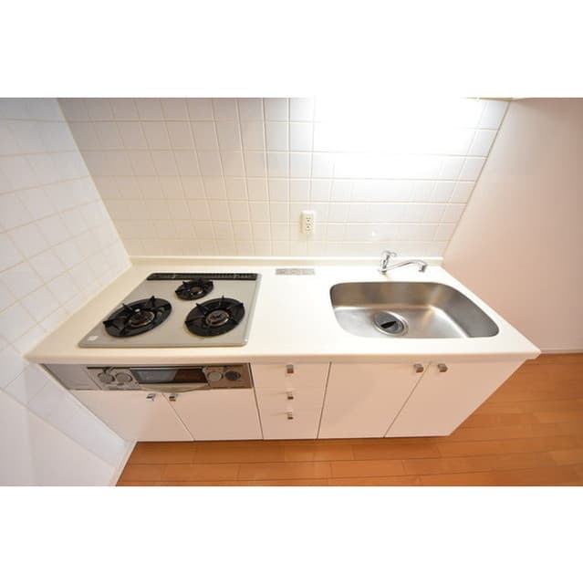Room image 8
