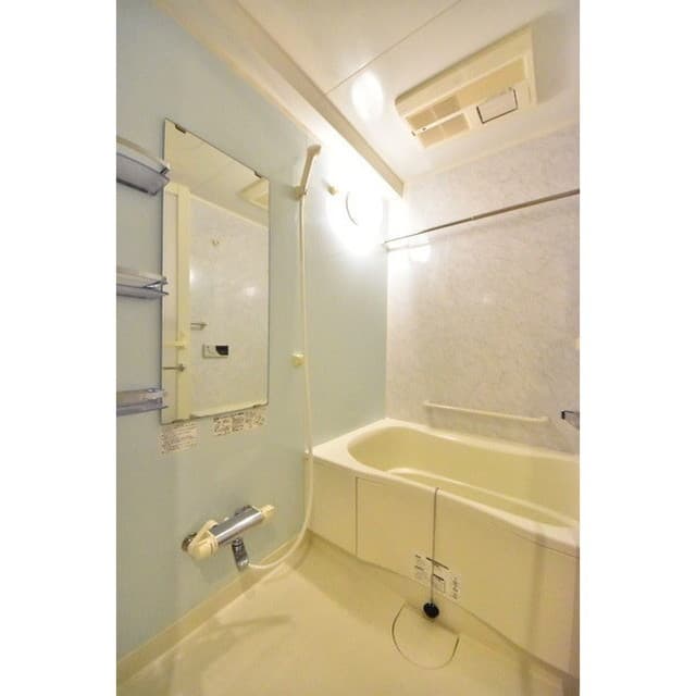 Room image 15