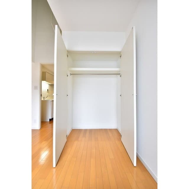 Room image 13
