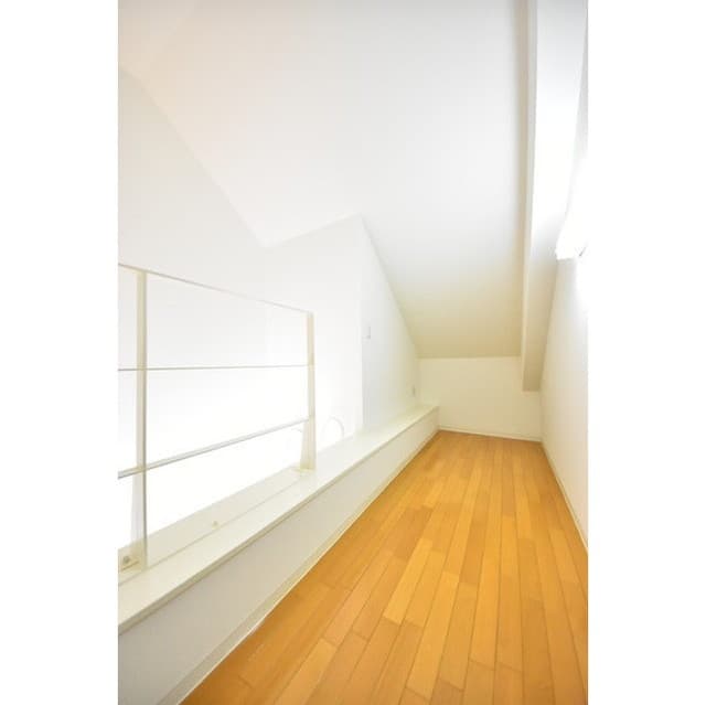 Room image 14