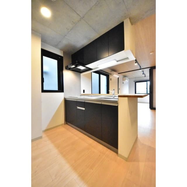 Room image 11