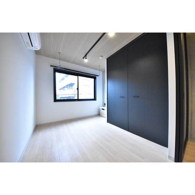 Room image 14