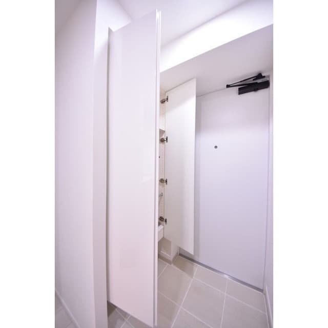 Room image 11